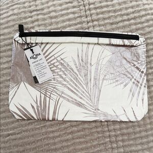NWT Aloha Mid Pouch